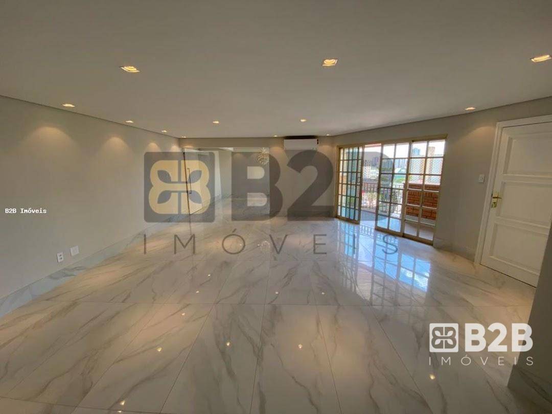 Apartamento à venda com 3 quartos, 207m² - Foto 1