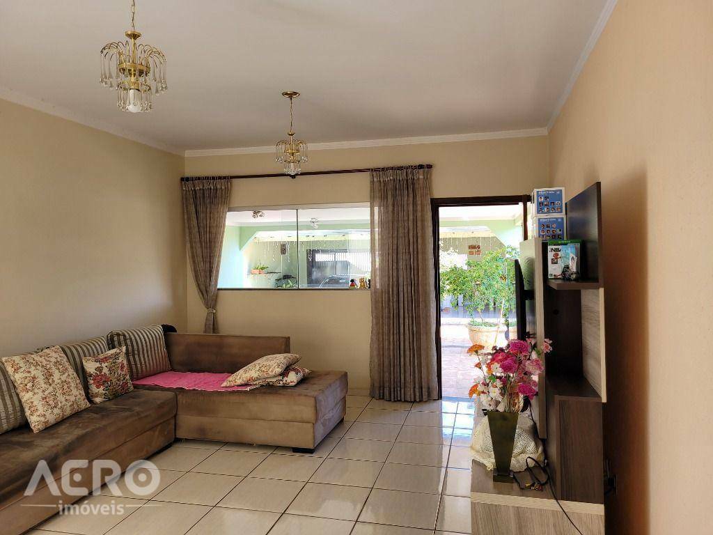 Casa à venda com 3 quartos, 180m² - Foto 3