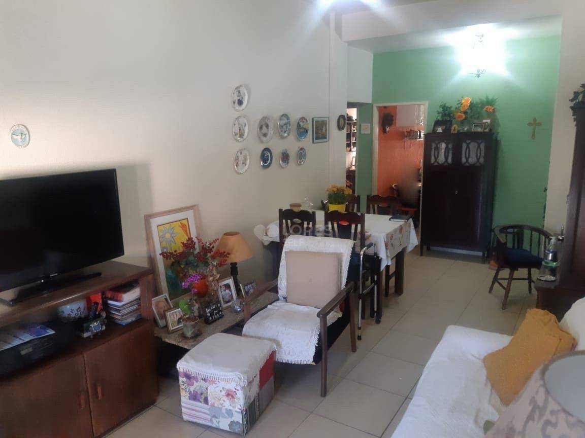 Apartamento à venda com 2 quartos, 75m² - Foto 3