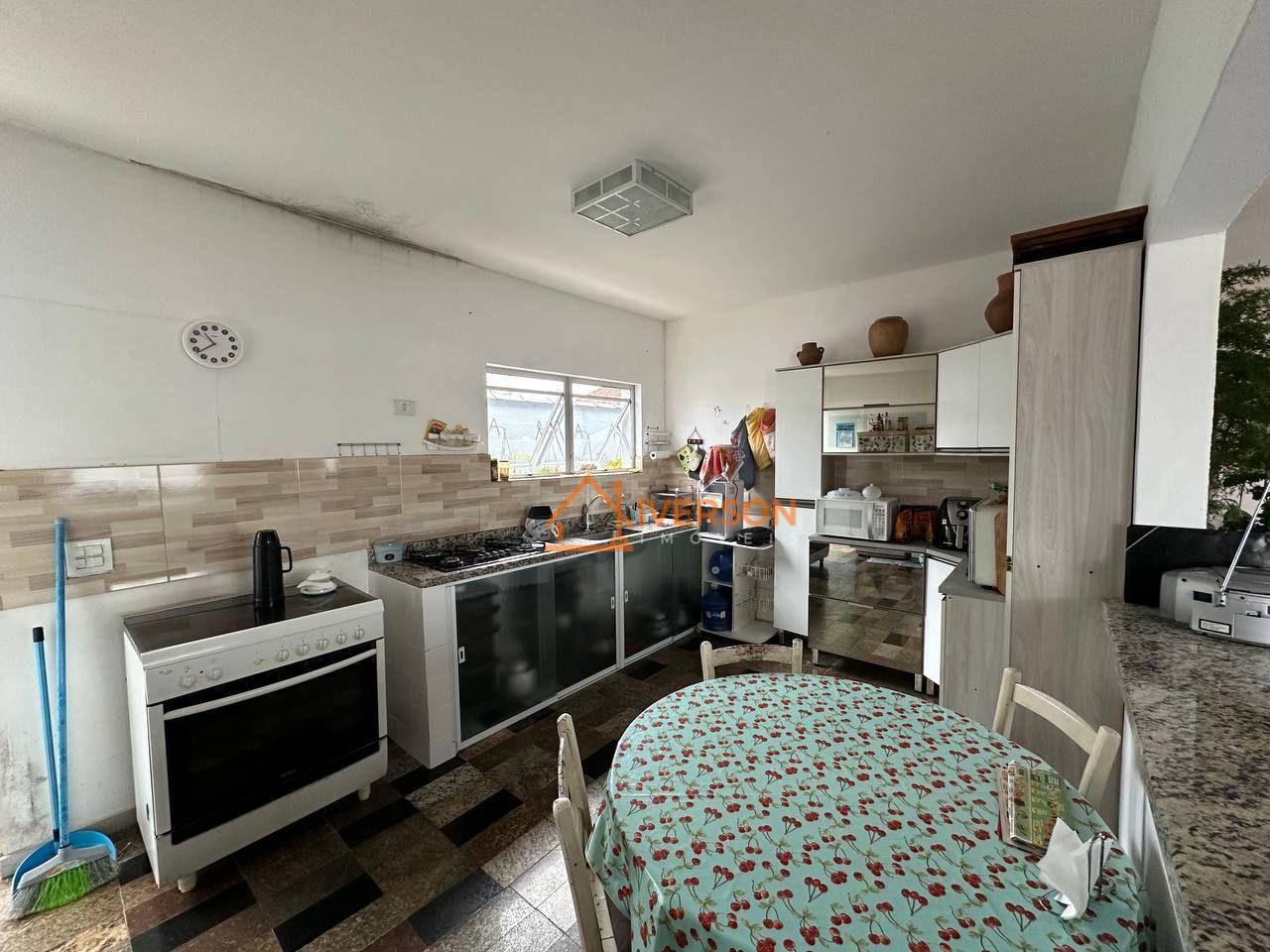 Casa, 5 quartos, 200 m² - Foto 4