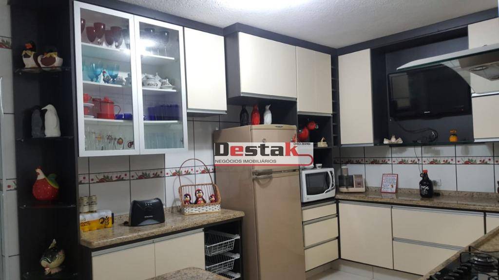 Sobrado à venda com 5 quartos, 230m² - Foto 9