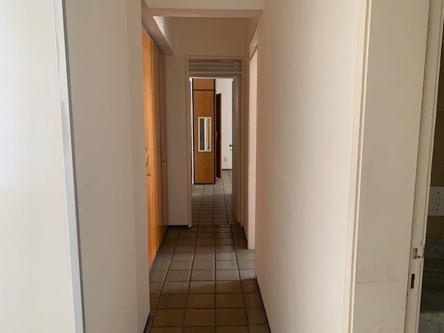 Apartamento à venda com 3 quartos, 180m² - Foto 11