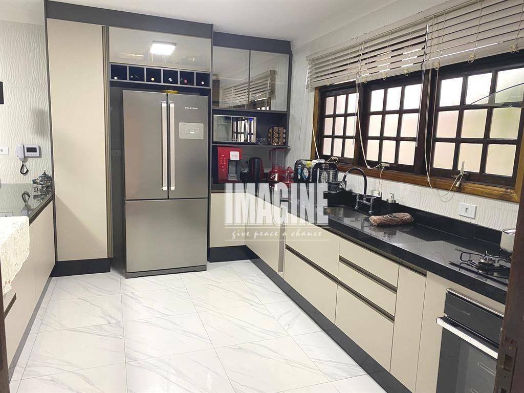 Sobrado à venda com 3 quartos, 286m² - Foto 4