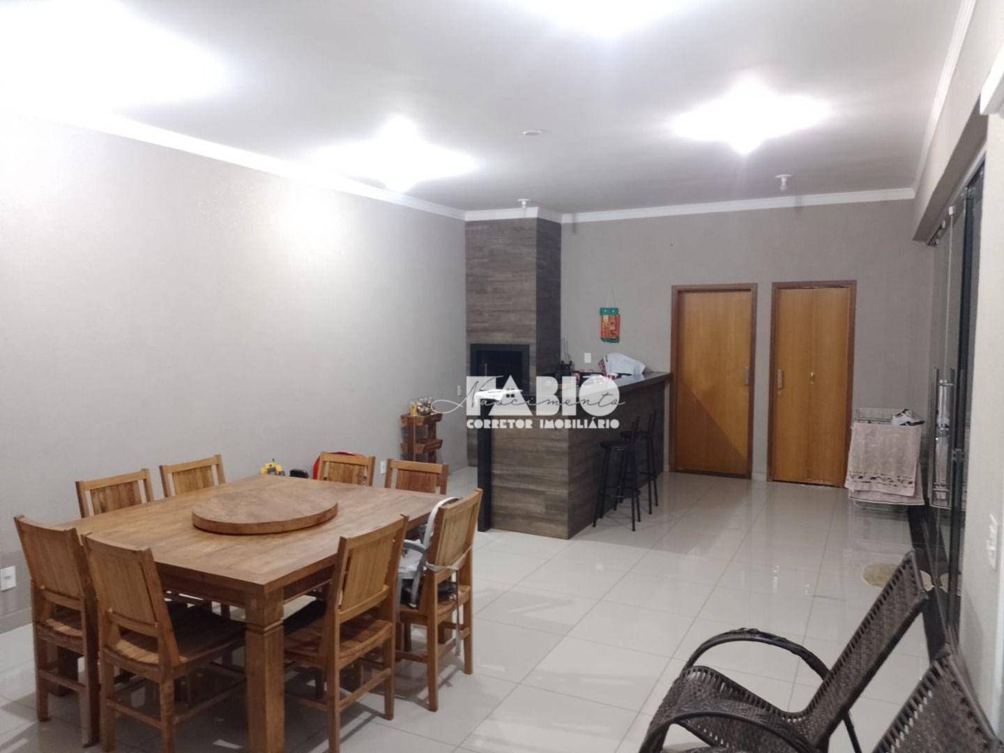 Casa à venda com 2 quartos, 140m² - Foto 8