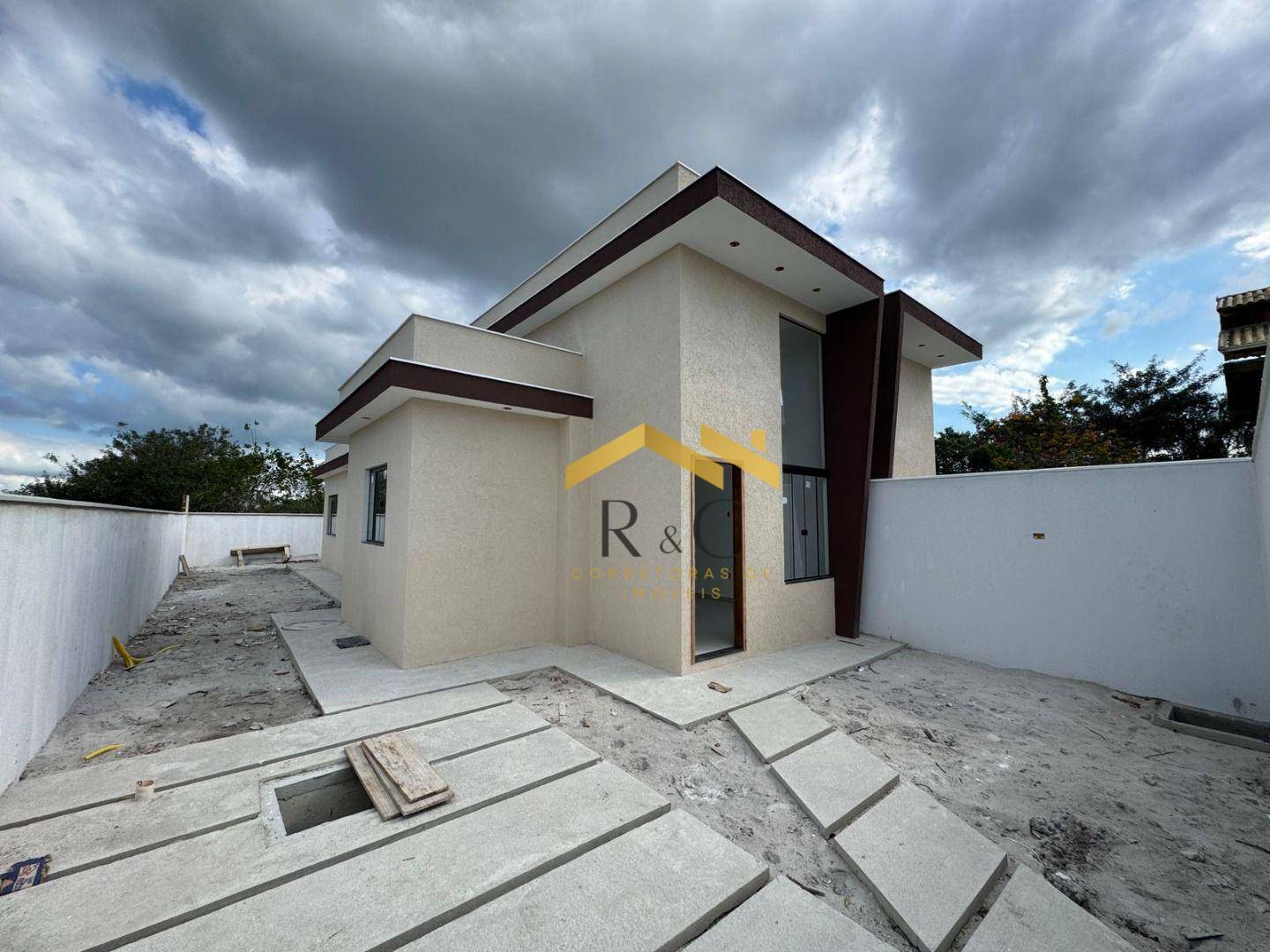 Casa à venda com 3 quartos, 72m² - Foto 1