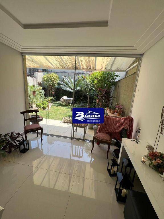 Sobrado à venda com 3 quartos, 142m² - Foto 9