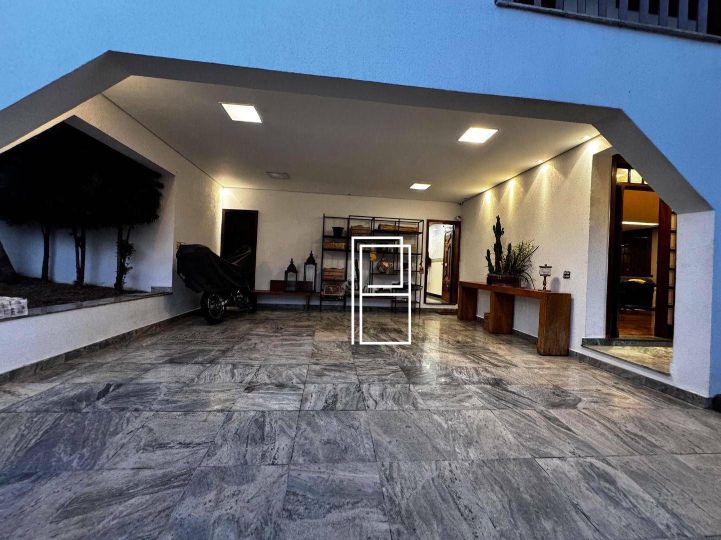 Casa à venda com 4 quartos, 300m² - Foto 3