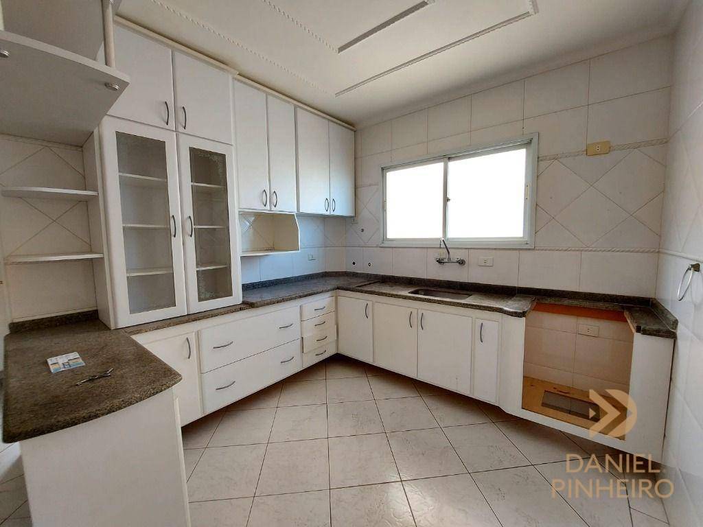 Apartamento à venda com 3 quartos, 117m² - Foto 17