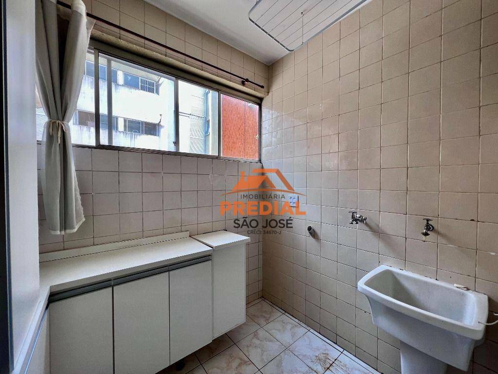 Apartamento à venda com 3 quartos, 93m² - Foto 7