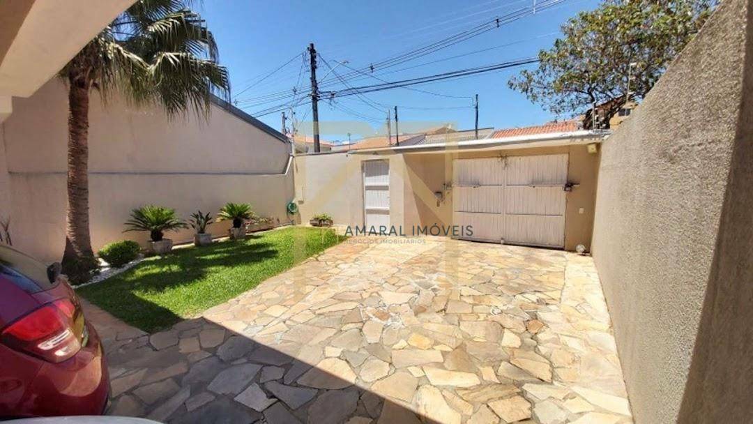 Casa à venda com 3 quartos, 234m² - Foto 10