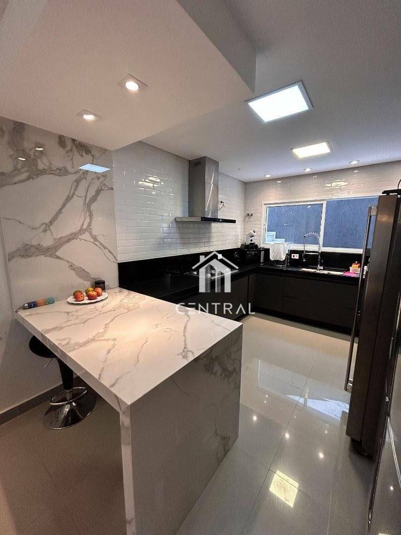 Sobrado à venda e aluguel com 4 quartos, 400m² - Foto 32