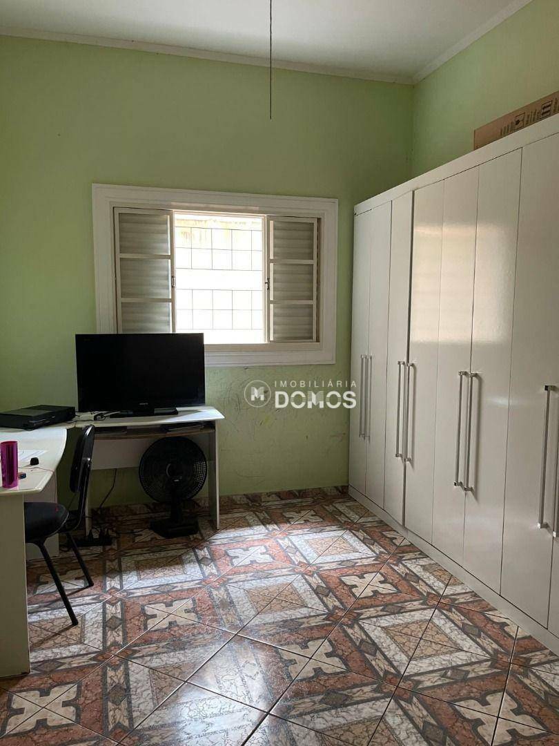 Casa à venda com 3 quartos, 300m² - Foto 9