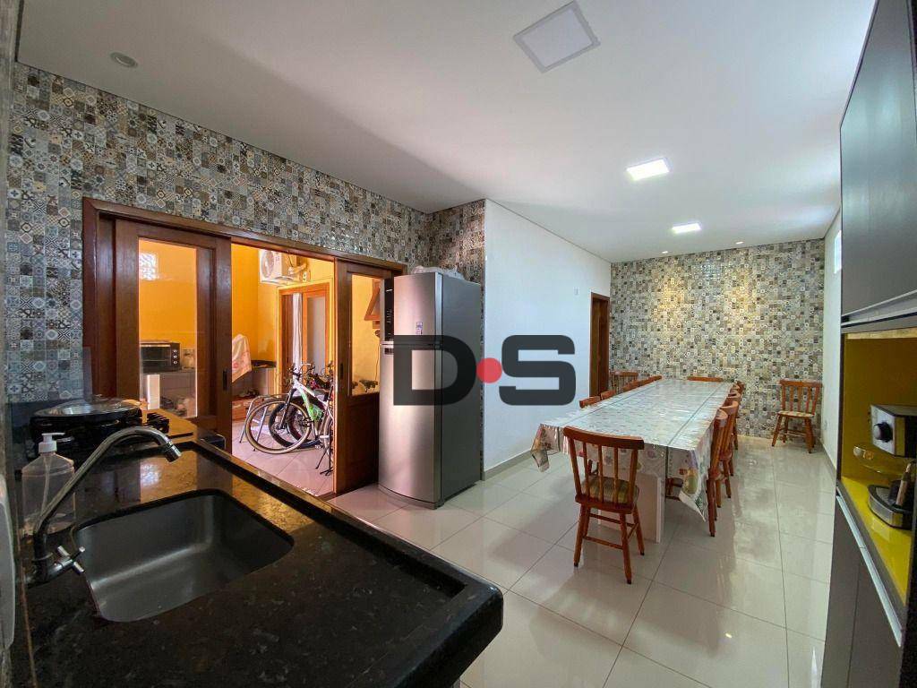 Casa, 3 quartos, 175 m² - Foto 4