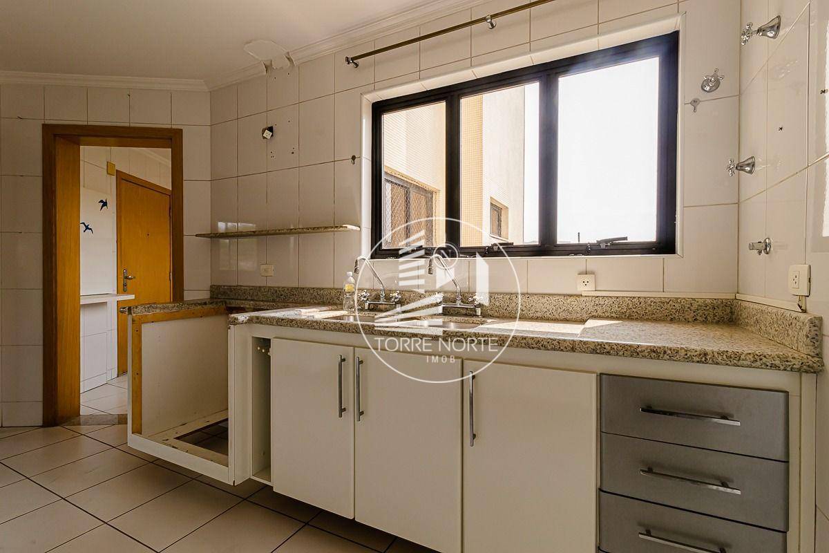 Apartamento à venda com 4 quartos, 196m² - Foto 6