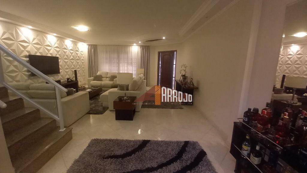 Sobrado à venda com 4 quartos, 480m² - Foto 1