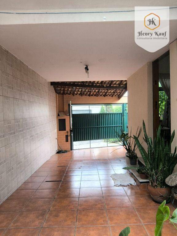 Casa à venda com 3 quartos, 144m² - Foto 4