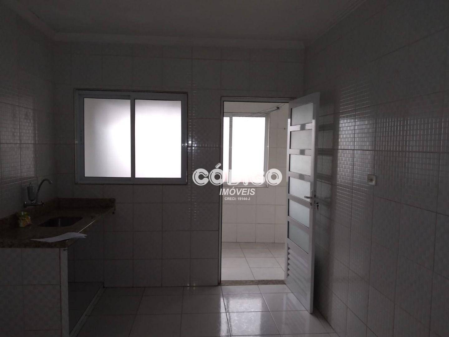 Casa para alugar com 2 quartos, 70m² - Foto 10