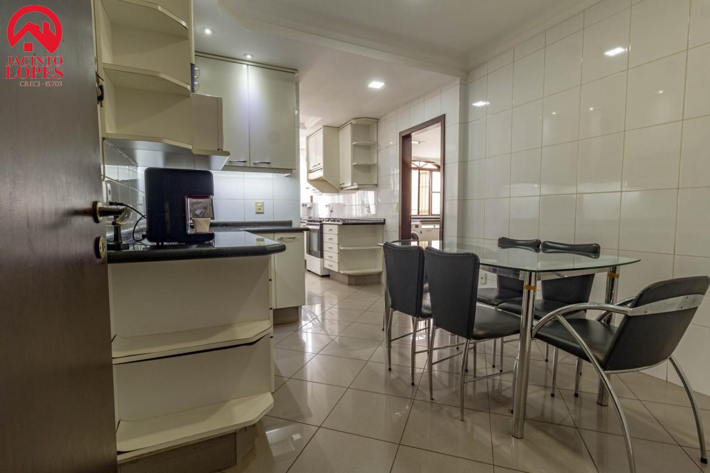 Casa à venda com 6 quartos, 450m² - Foto 16