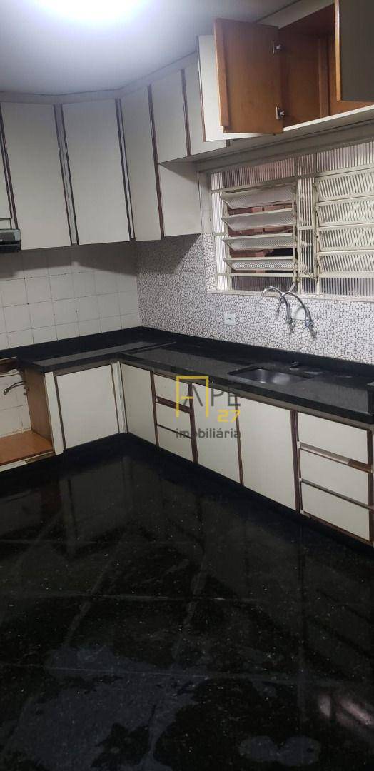 Sobrado à venda e aluguel com 3 quartos, 180m² - Foto 6