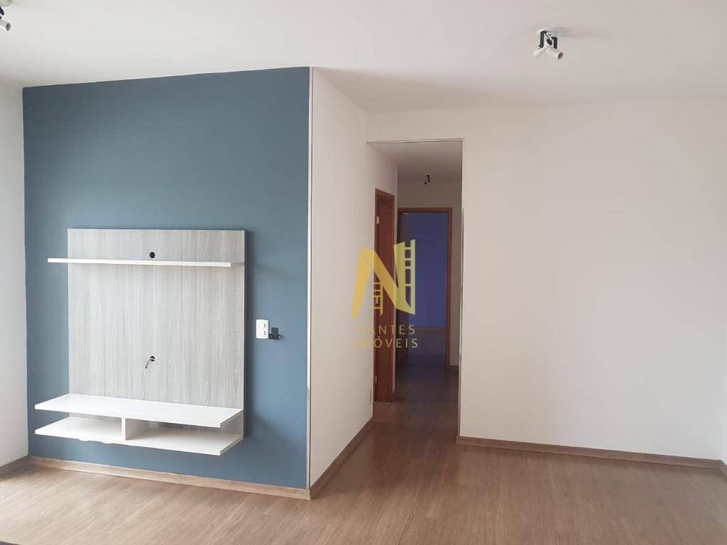 Apartamento para alugar com 3 quartos, 70m² - Foto 3