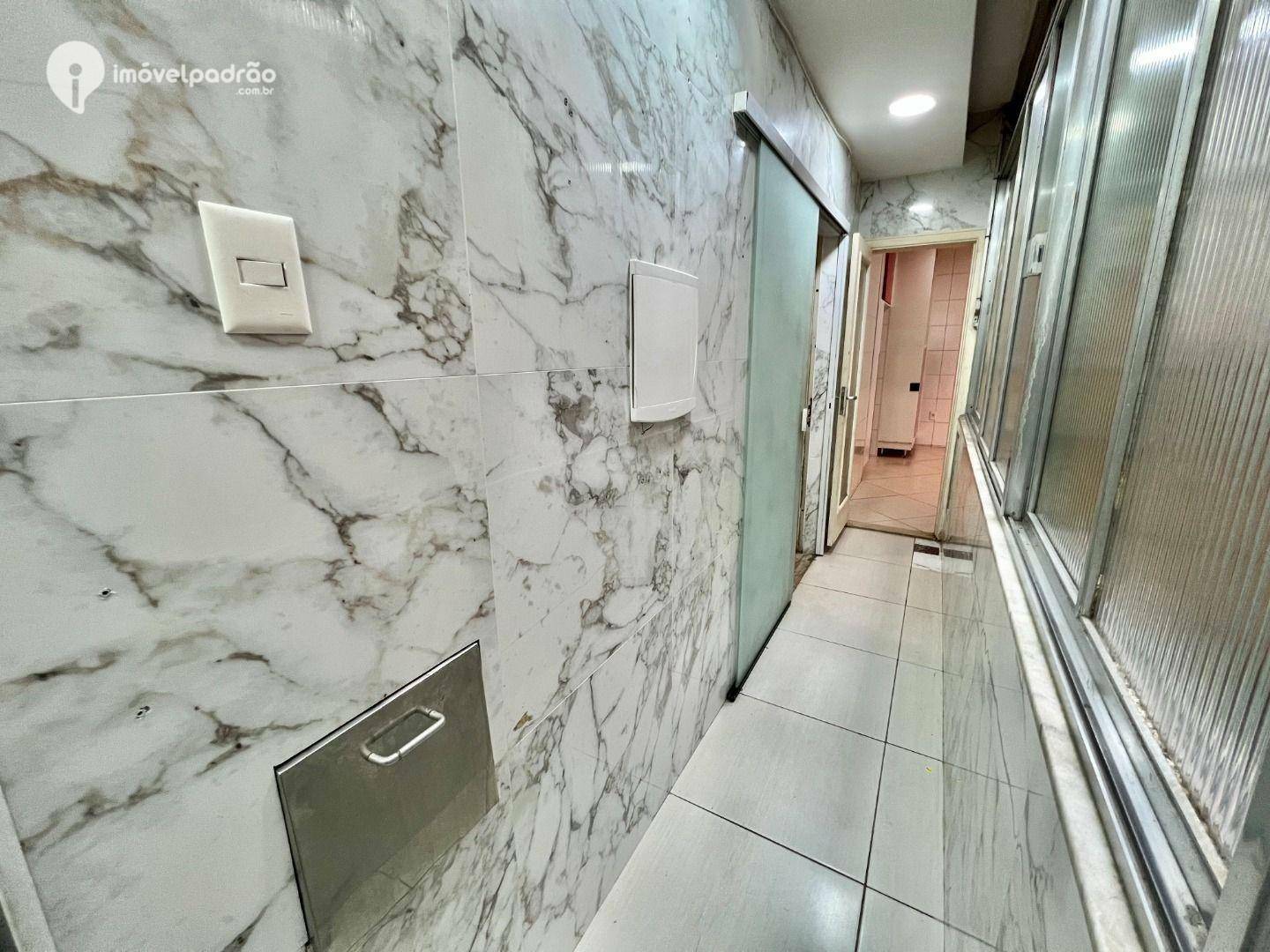 Apartamento à venda com 4 quartos, 220m² - Foto 37