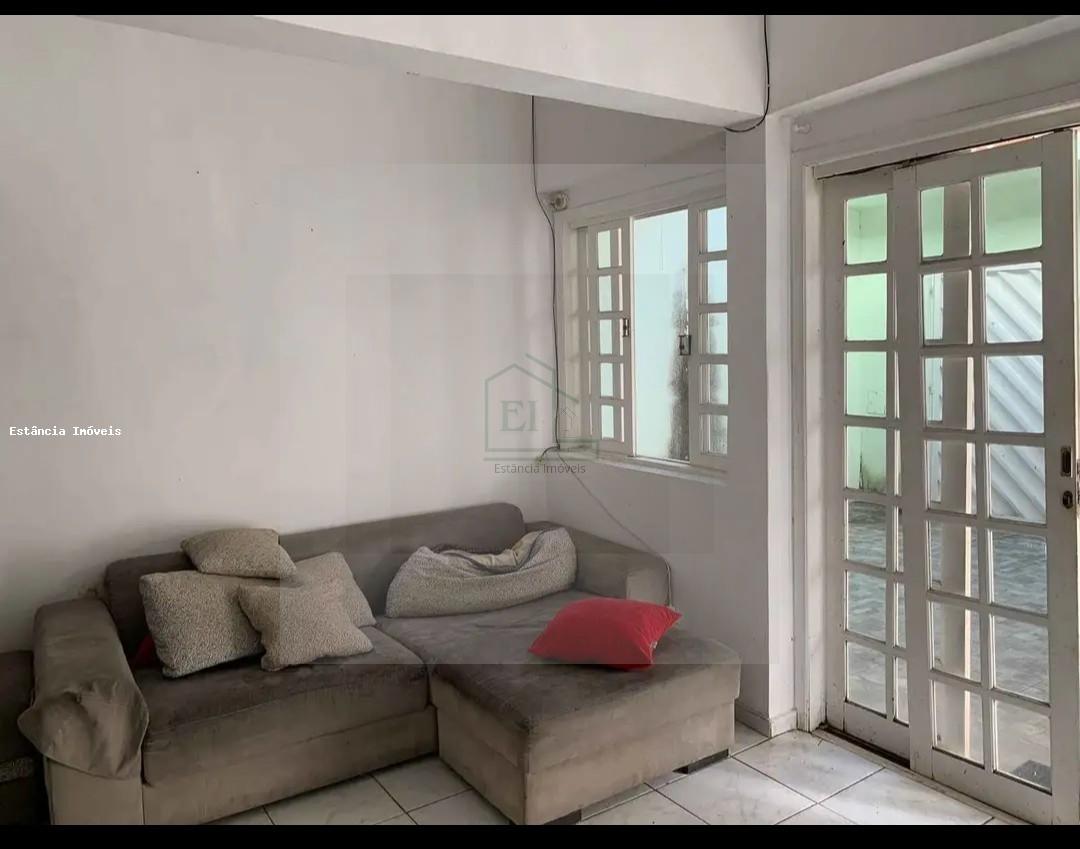 Casa à venda com 2 quartos, 150m² - Foto 2
