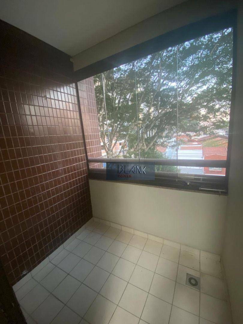 Apartamento para alugar com 3 quartos, 95m² - Foto 30