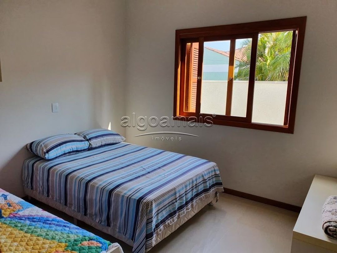 Casa à venda com 3 quartos, 250m² - Foto 14