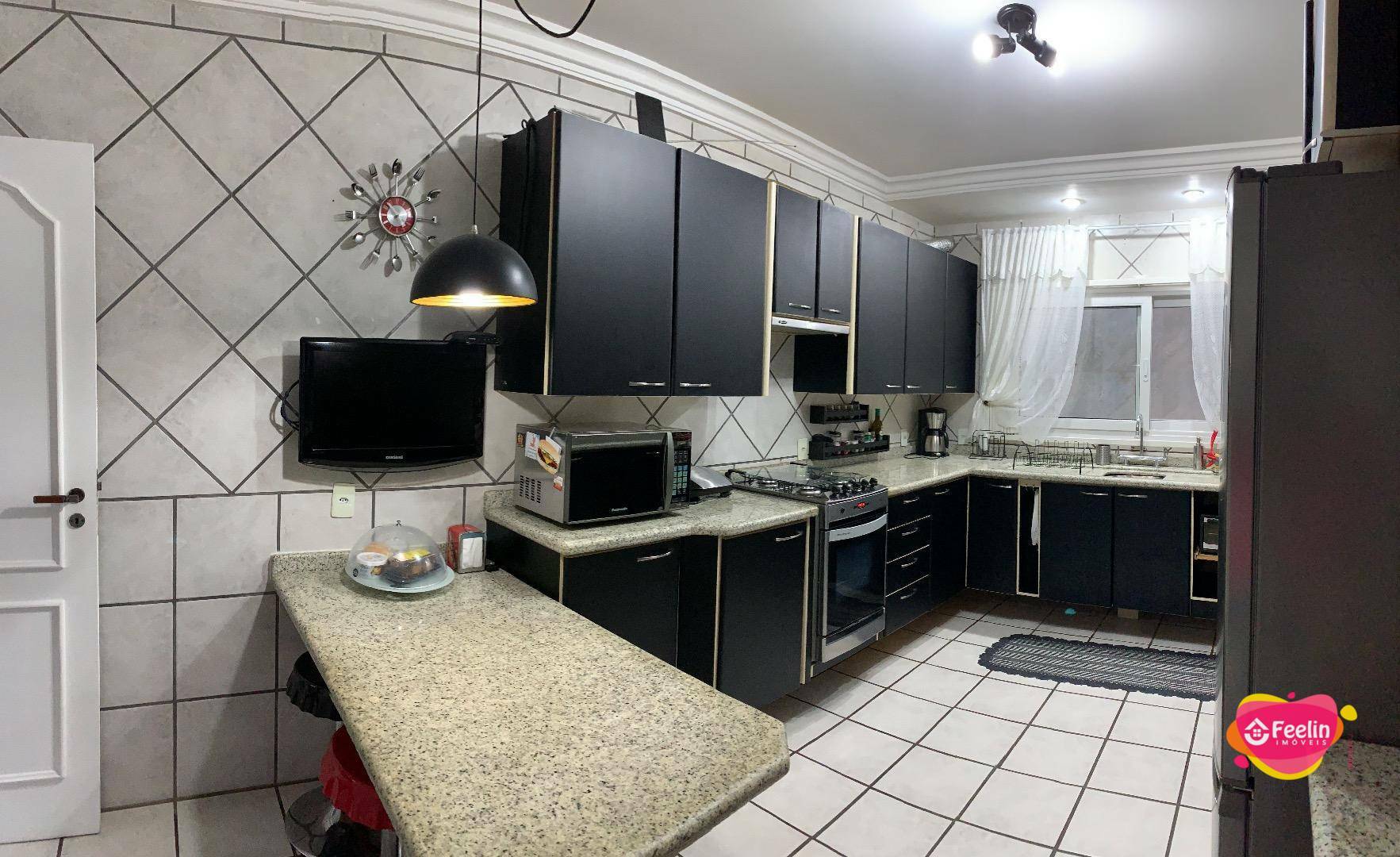 Casa à venda com 4 quartos, 250m² - Foto 15