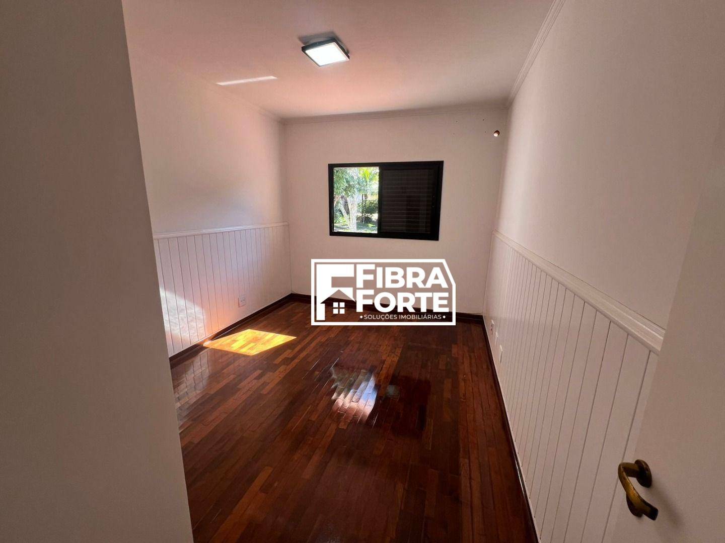 Casa de Condomínio para alugar com 5 quartos, 410m² - Foto 22