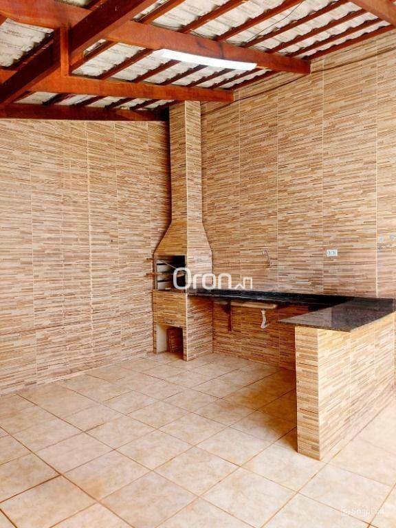 Casa à venda com 3 quartos, 111m² - Foto 1