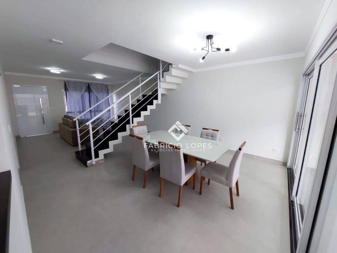 Casa à venda com 3 quartos, 212m² - Foto 1