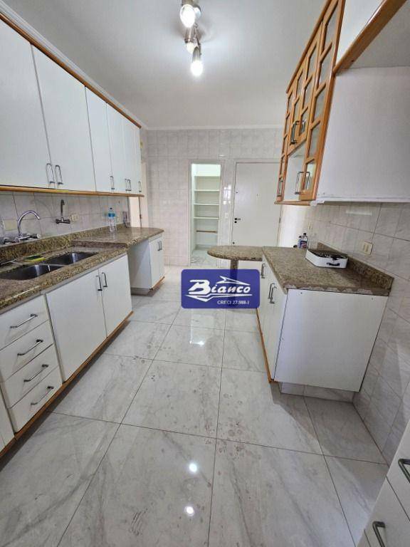 Apartamento à venda com 3 quartos, 130m² - Foto 14