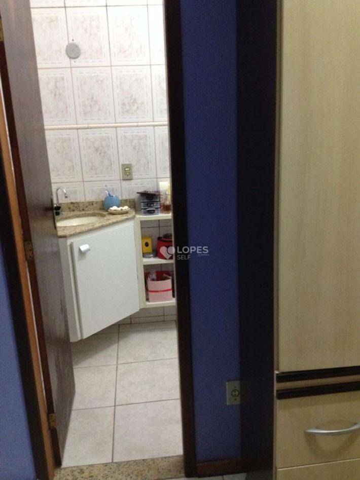 Casa de Condomínio à venda com 4 quartos, 250m² - Foto 26