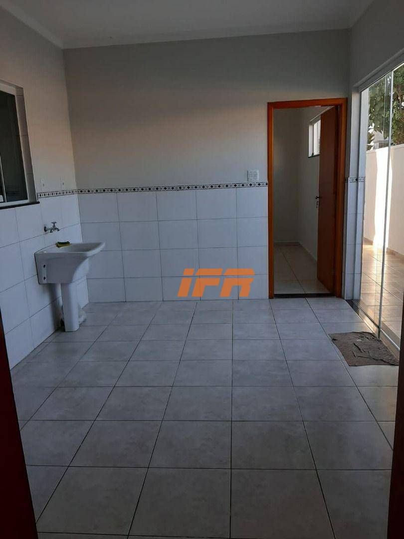 Casa de Condomínio à venda com 4 quartos, 168m² - Foto 3