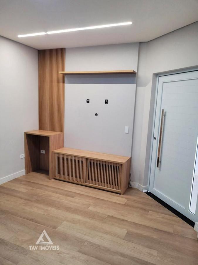 Casa à venda com 3 quartos, 150m² - Foto 1