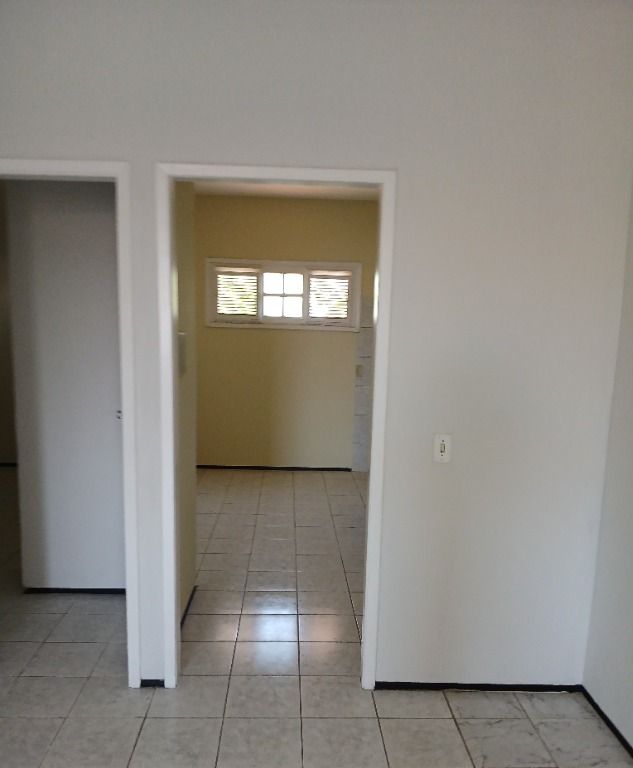 Casa para alugar com 2 quartos, 150m² - Foto 14