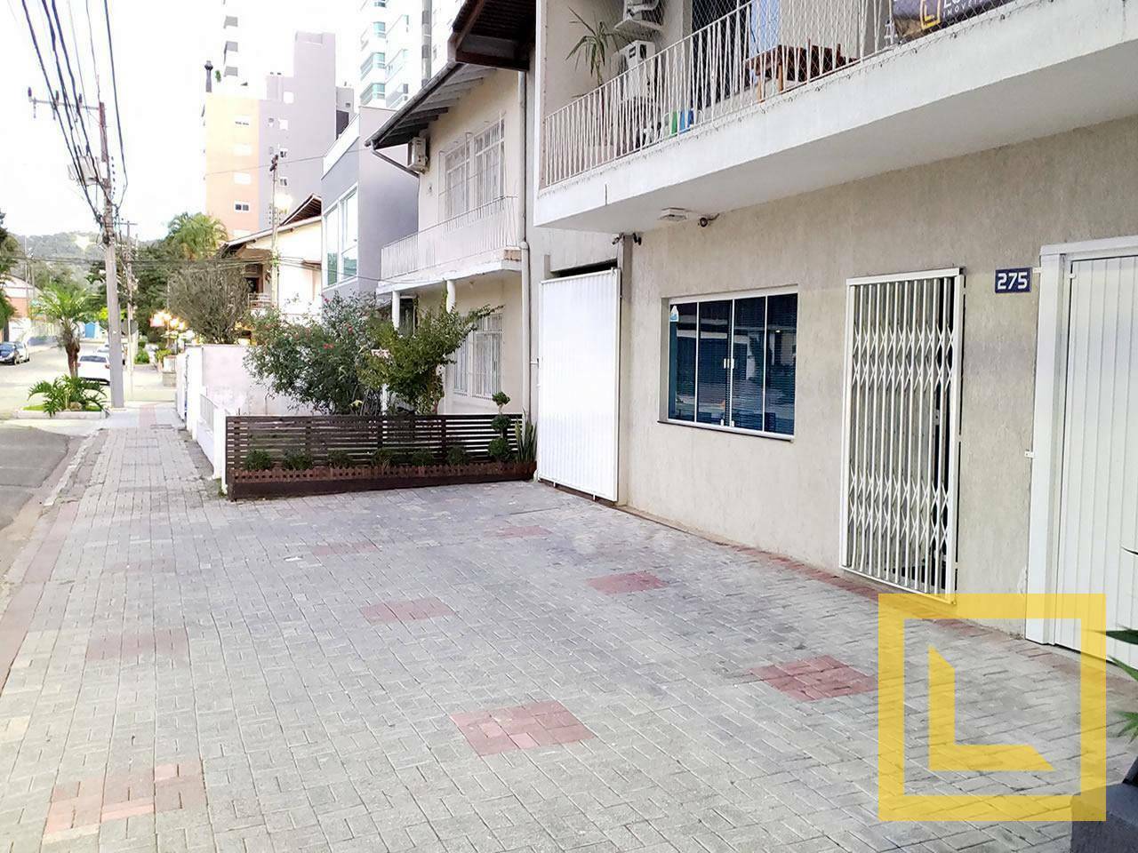 Casa à venda com 3 quartos, 354m² - Foto 2