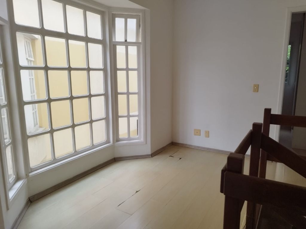 Casa de Condomínio à venda com 3 quartos, 170m² - Foto 2