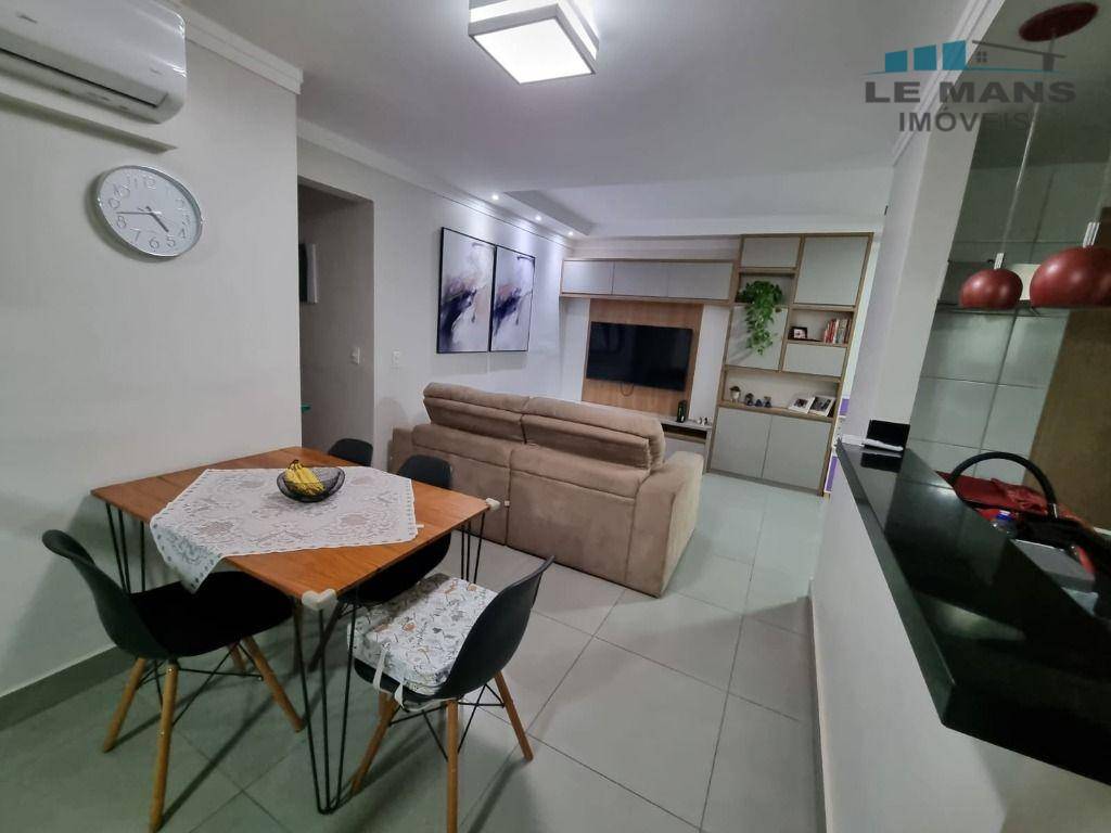 Apartamento à venda com 3 quartos, 85m² - Foto 1