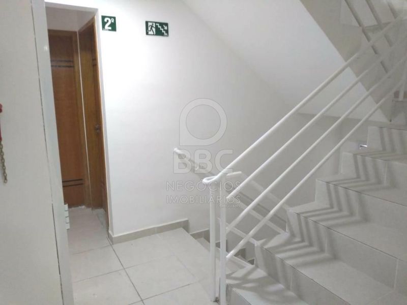 Apartamento à venda com 2 quartos, 42m² - Foto 2