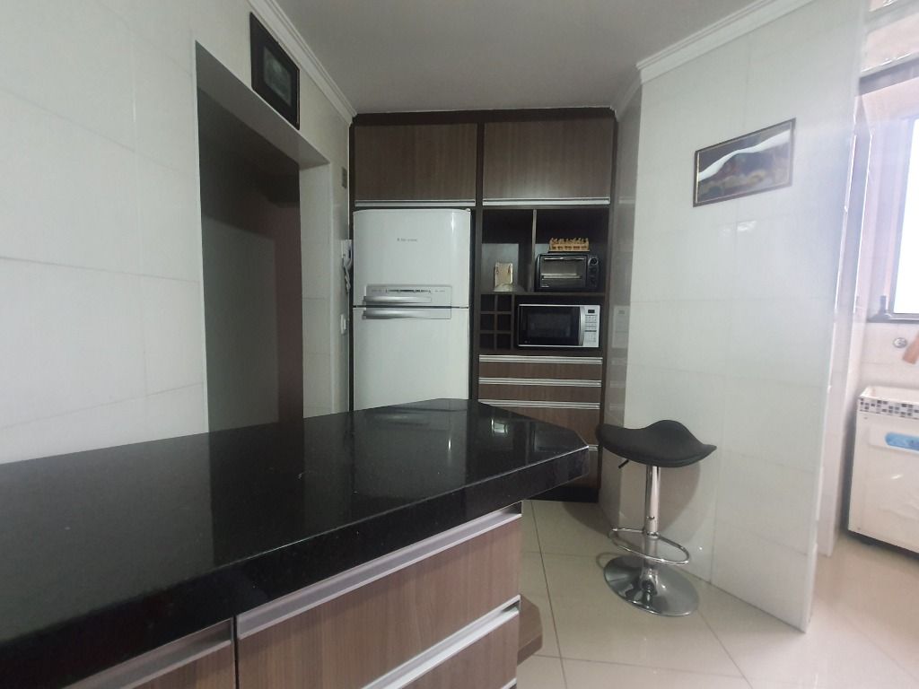 Apartamento à venda com 2 quartos, 64m² - Foto 12