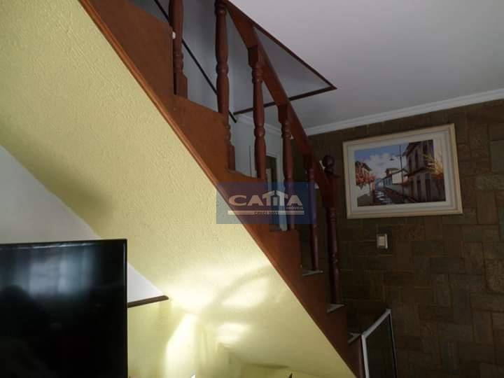 Sobrado à venda com 3 quartos, 372m² - Foto 1