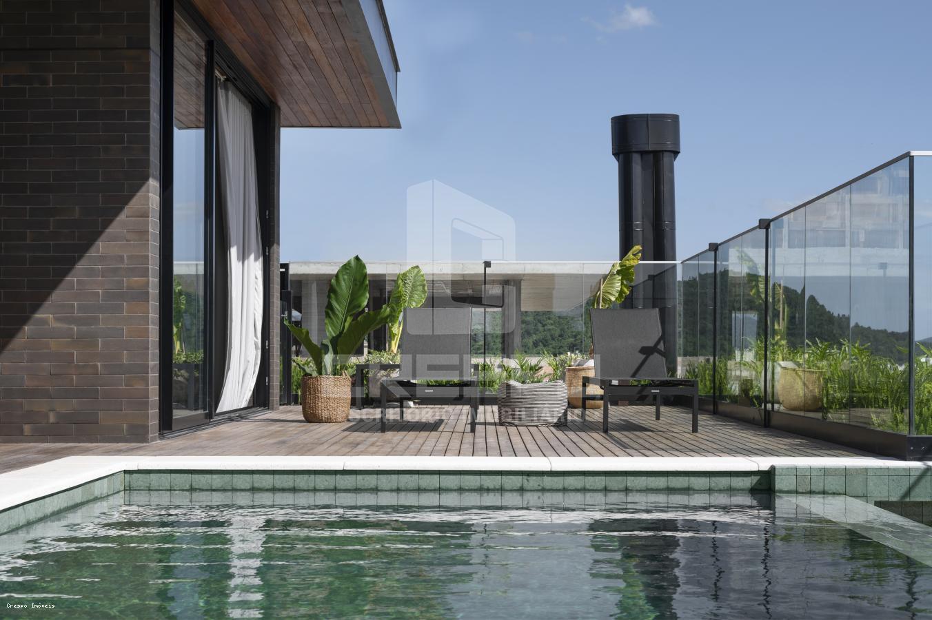 Apartamento à venda com 4 quartos, 210m² - Foto 1