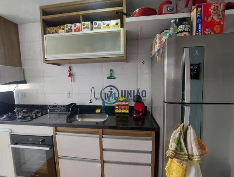 Apartamento à venda com 2 quartos, 60m² - Foto 4