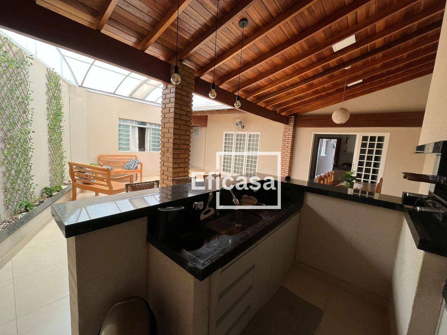 Casa à venda com 3 quartos, 220m² - Foto 13