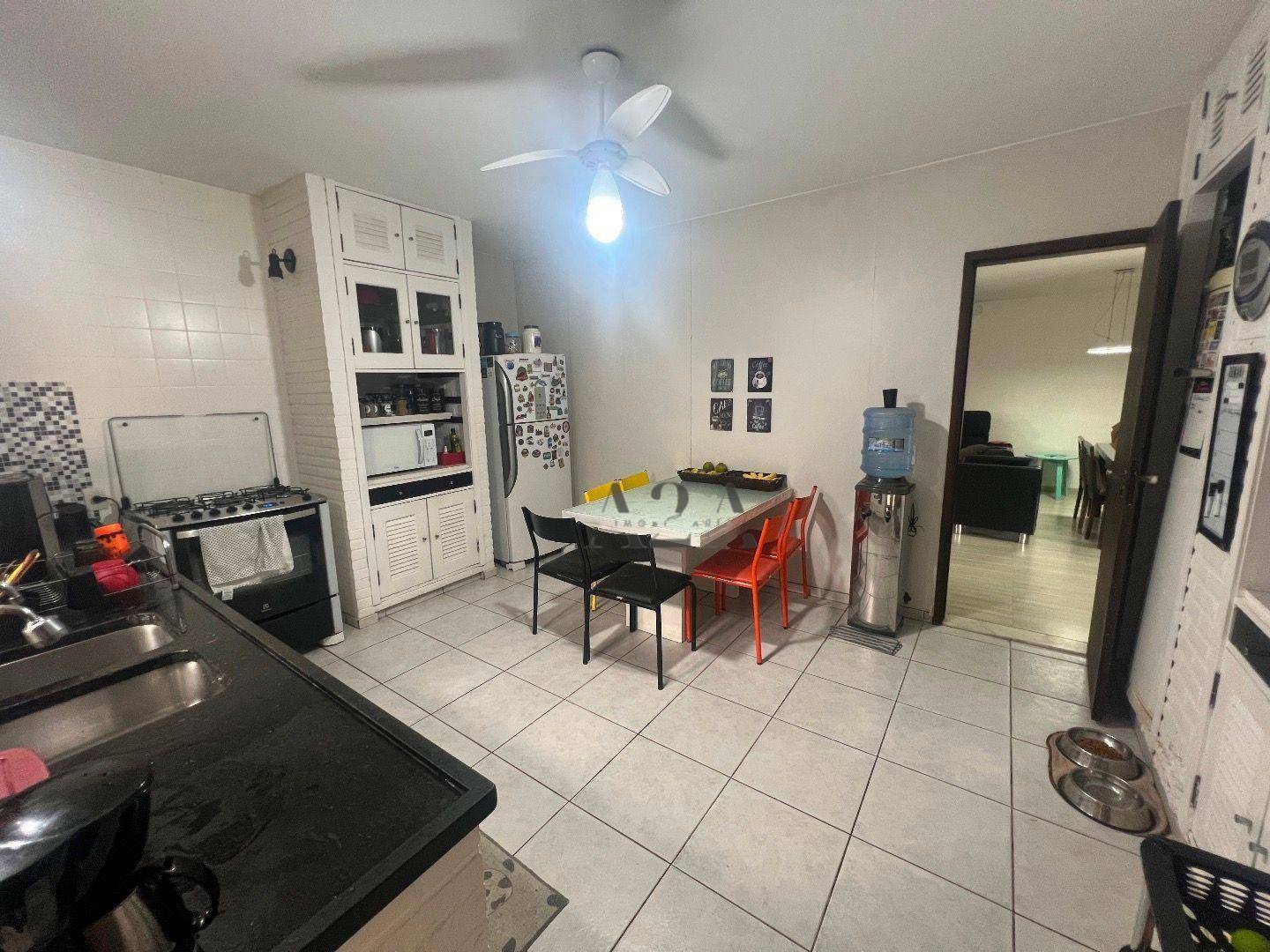 Casa à venda com 4 quartos, 335m² - Foto 18