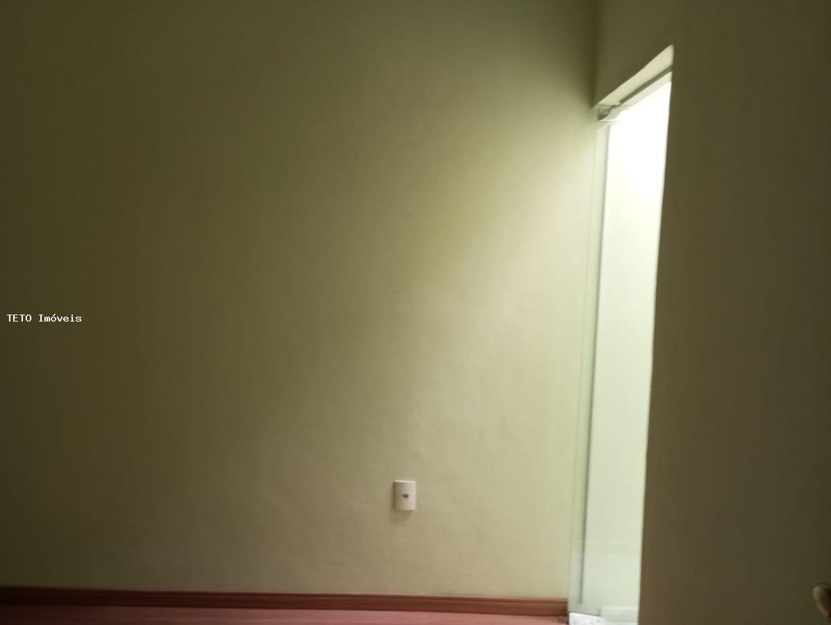 Casa para alugar com 3 quartos, 300m² - Foto 17