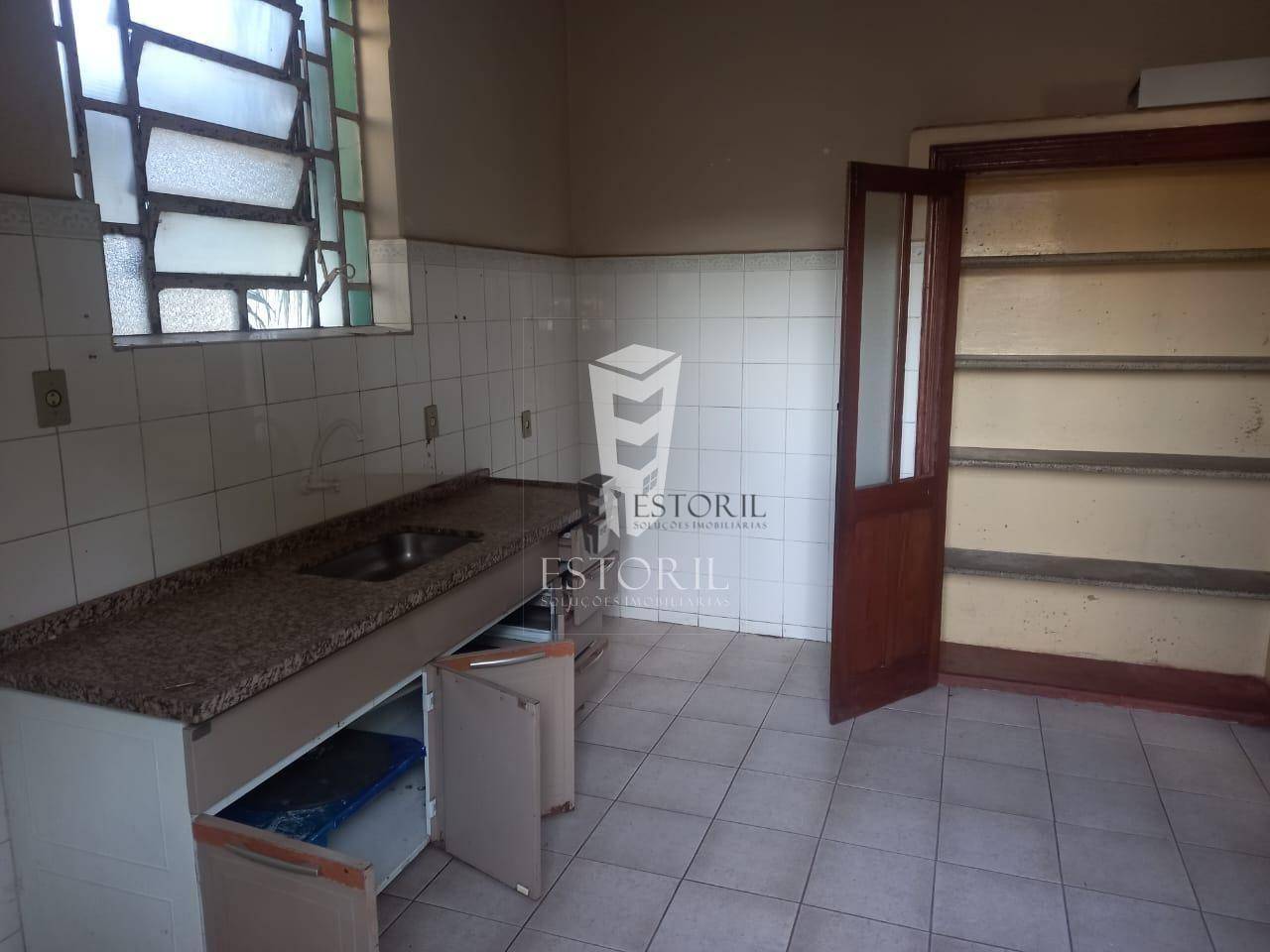 Sobrado à venda com 2 quartos, 215m² - Foto 10