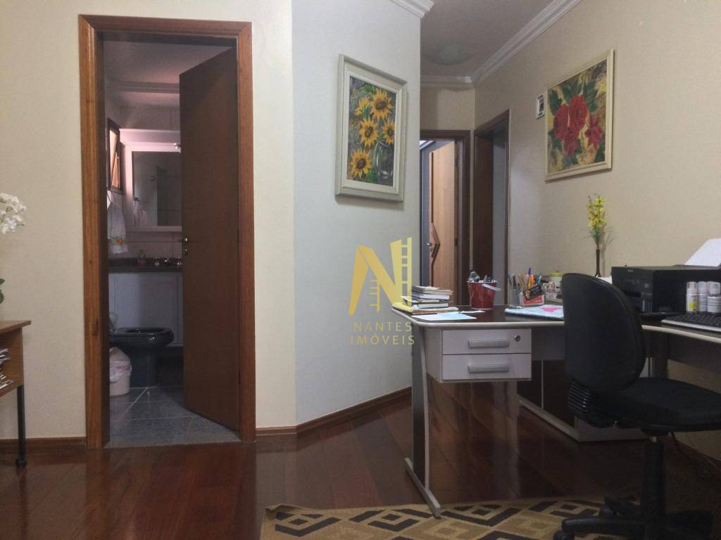 Apartamento à venda com 4 quartos, 250m² - Foto 18